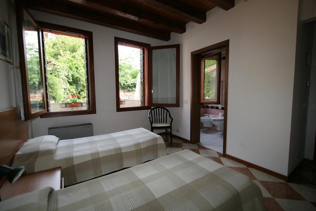 Cornarorooms Castelfranco Veneto Extérieur photo
